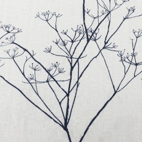 Cicely Ash - Vitt linnetyg, grått botaniskt mönster
