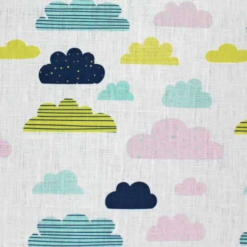 Cloud Dreams Circus - Vitt Barntyg, mönster med moln!