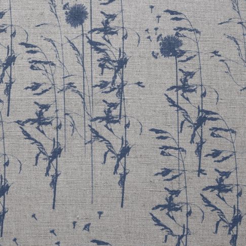 Breeze Denim - Vackert gardintyg med Blått botaniskt mönster